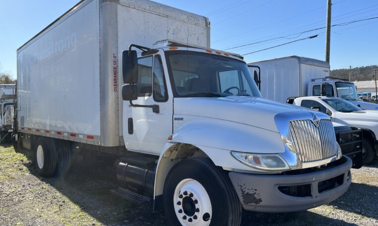 2008 INTERNATIONAL 4300