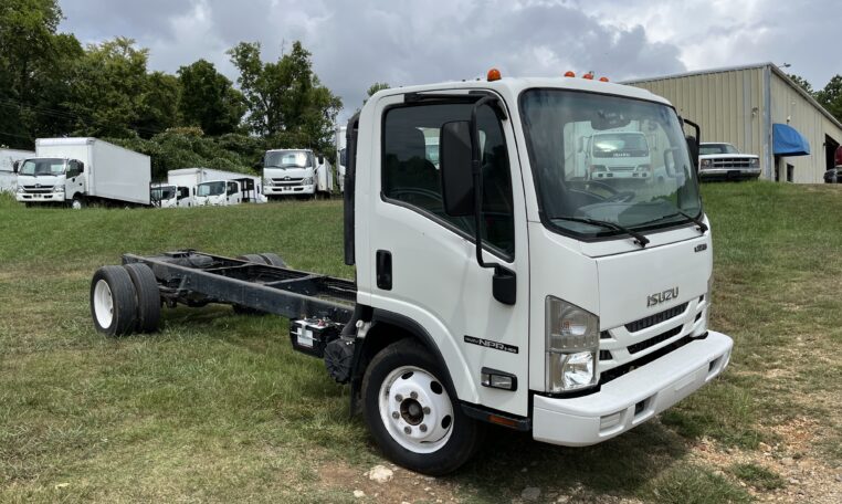 2020 ISUZU NPR HD
