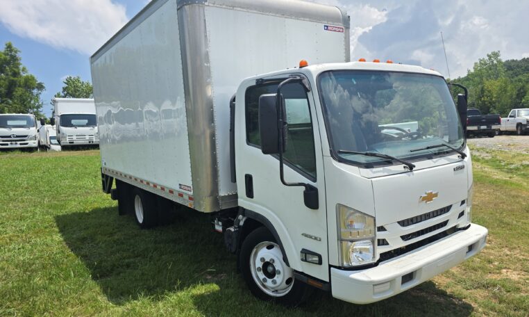 2021 ISUZU NPR HD
