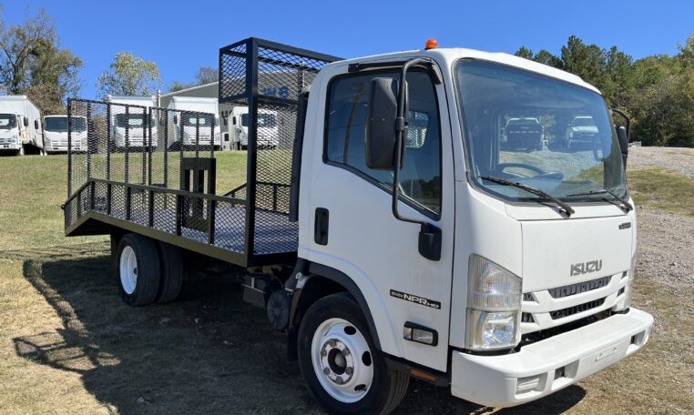 2017 ISUZU NPR HD
