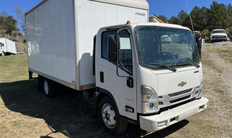 2023 ISUZU NPR HD