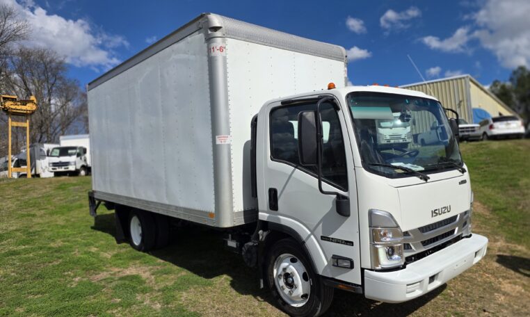 2023 ISUZU NPR HD