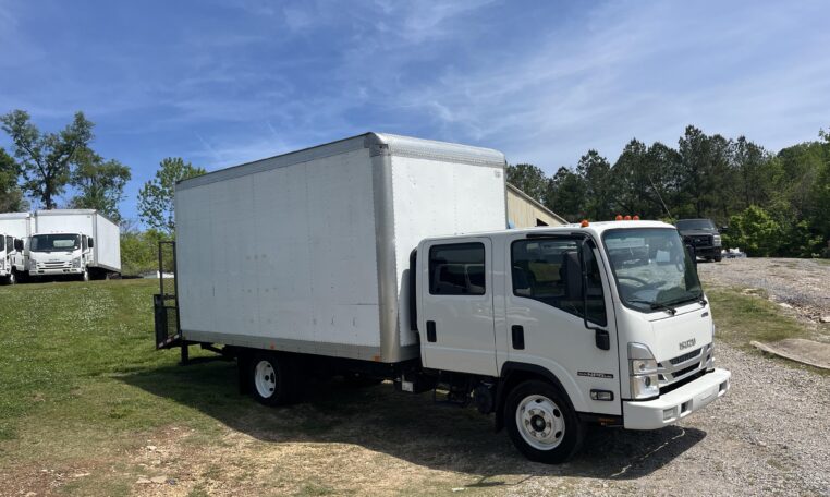 2024 ISUZU NPR HD