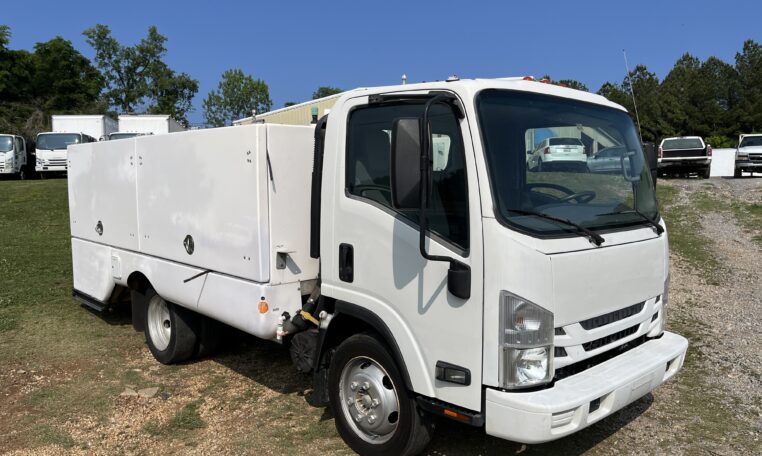 2018 ISUZU NPR