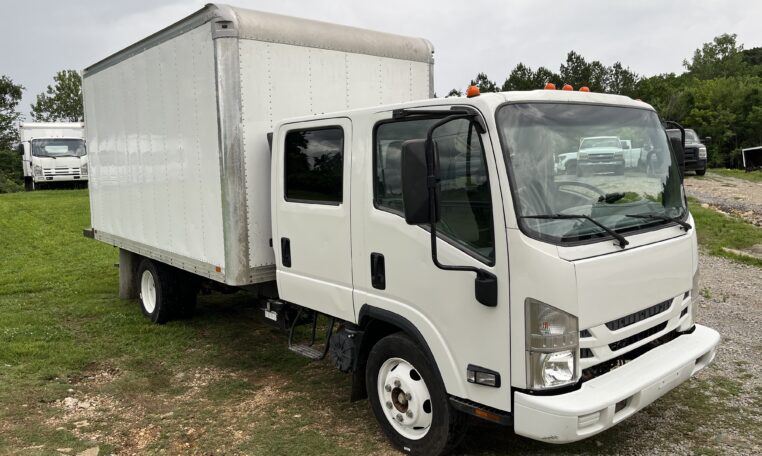 2018 ISUZU NPR HD