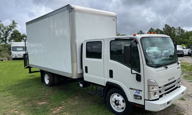 2024 ISUZU NPR HD
