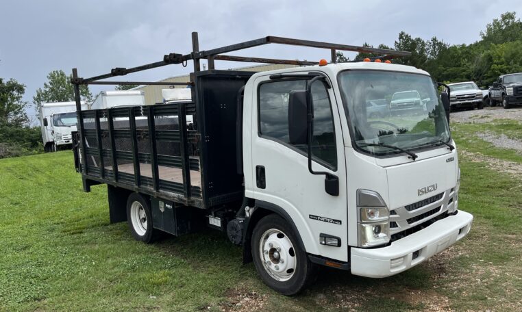 2024 ISUZU NPR HD