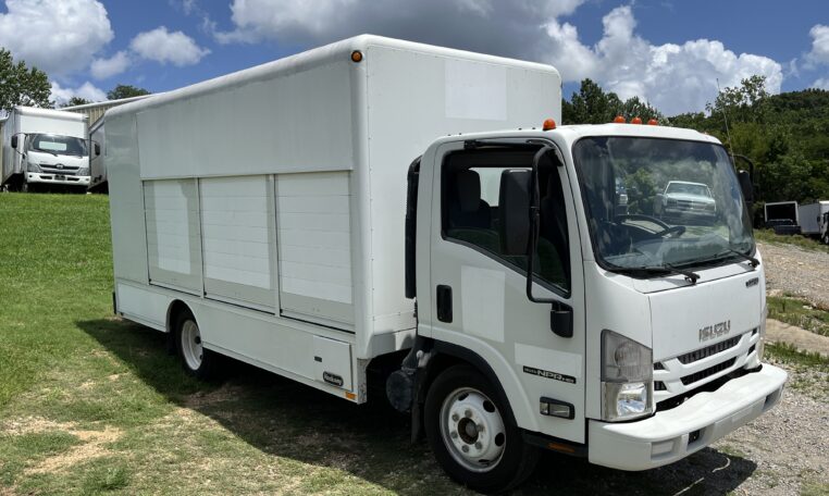 2017 ISUZU NPR HD
