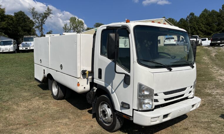 2019 ISUZU NPR HD